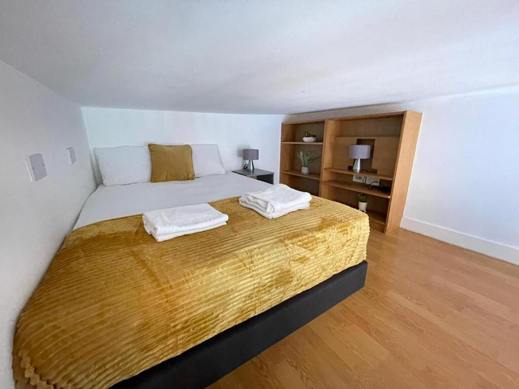 Portobello Road Artistic Studios 'Budget' London Room photo