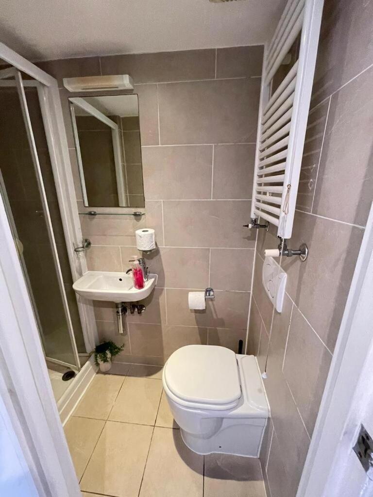 Portobello Road Artistic Studios 'Budget' London Room photo