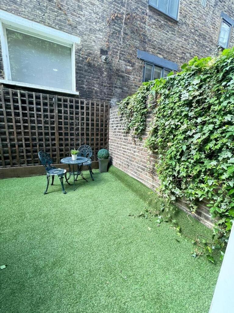 Portobello Road Artistic Studios 'Budget' London Room photo