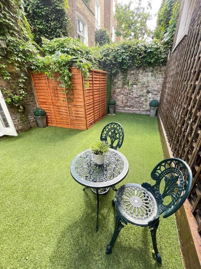 Portobello Road Artistic Studios 'Budget' London Room photo